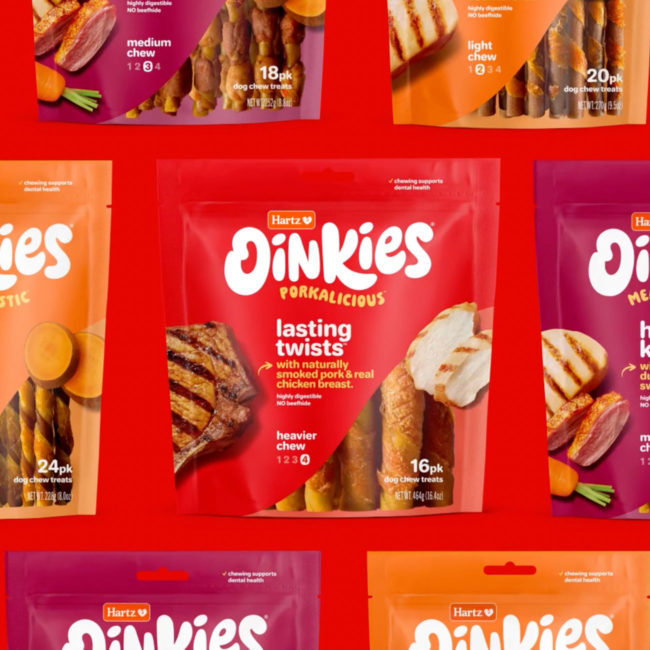 Oinkies dog chew video. Dogs find Oinkies dog chews irresistible!